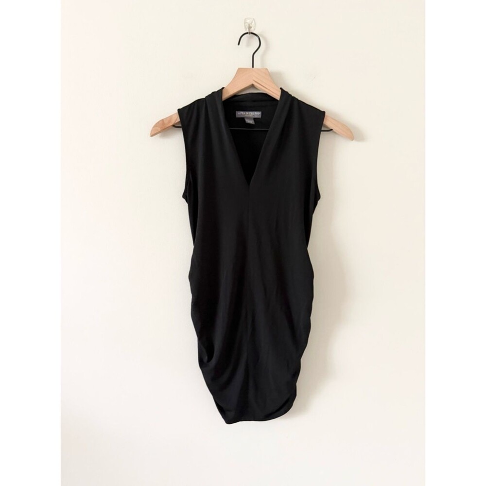 A Pea in the Pod Sleeveless Black V-Neck Ruched Side Blouse Size XS